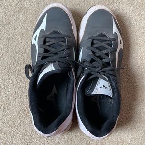 Softball cleats size 9